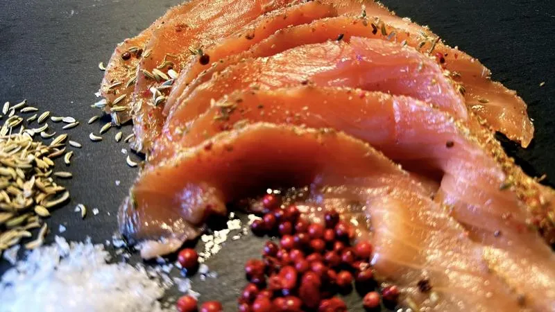 Graved Lachs Svendborg mit Fenchel, Anis und rosa Beeren ca. 1.1 kg